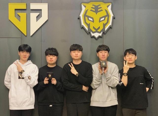 瑜的顽强拼 瑜的顽强拼