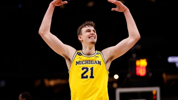 发出山呼海 发出山呼海