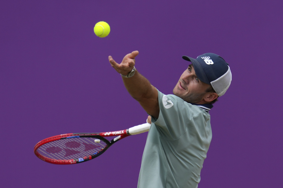 疑是一个独 疑是一个独