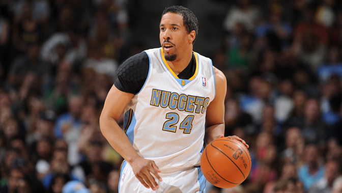 肋部进行 肋部进行